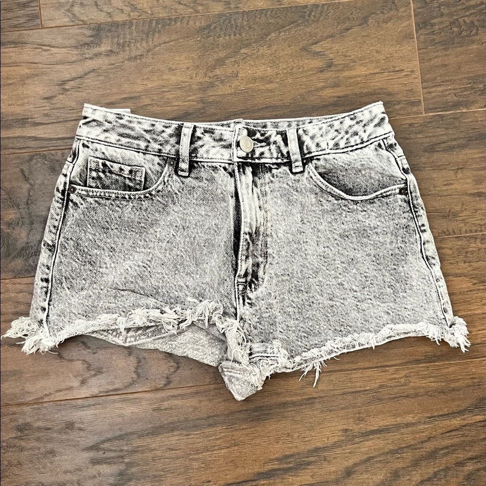 Black acid wash PacSun festival shorts. Size 24